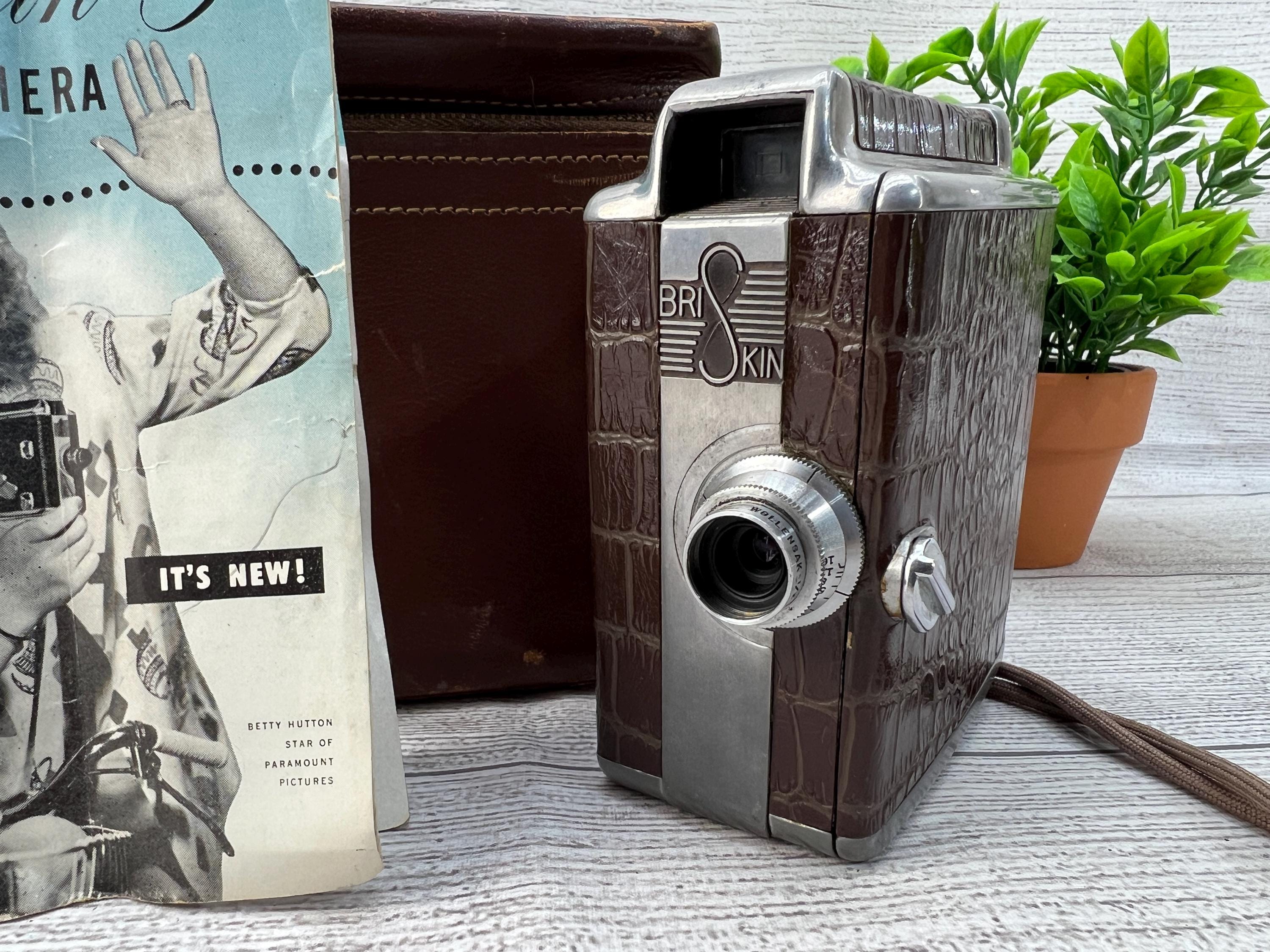 Vintage 1940s Briskin 8mm Movie Camera With Leather Case and