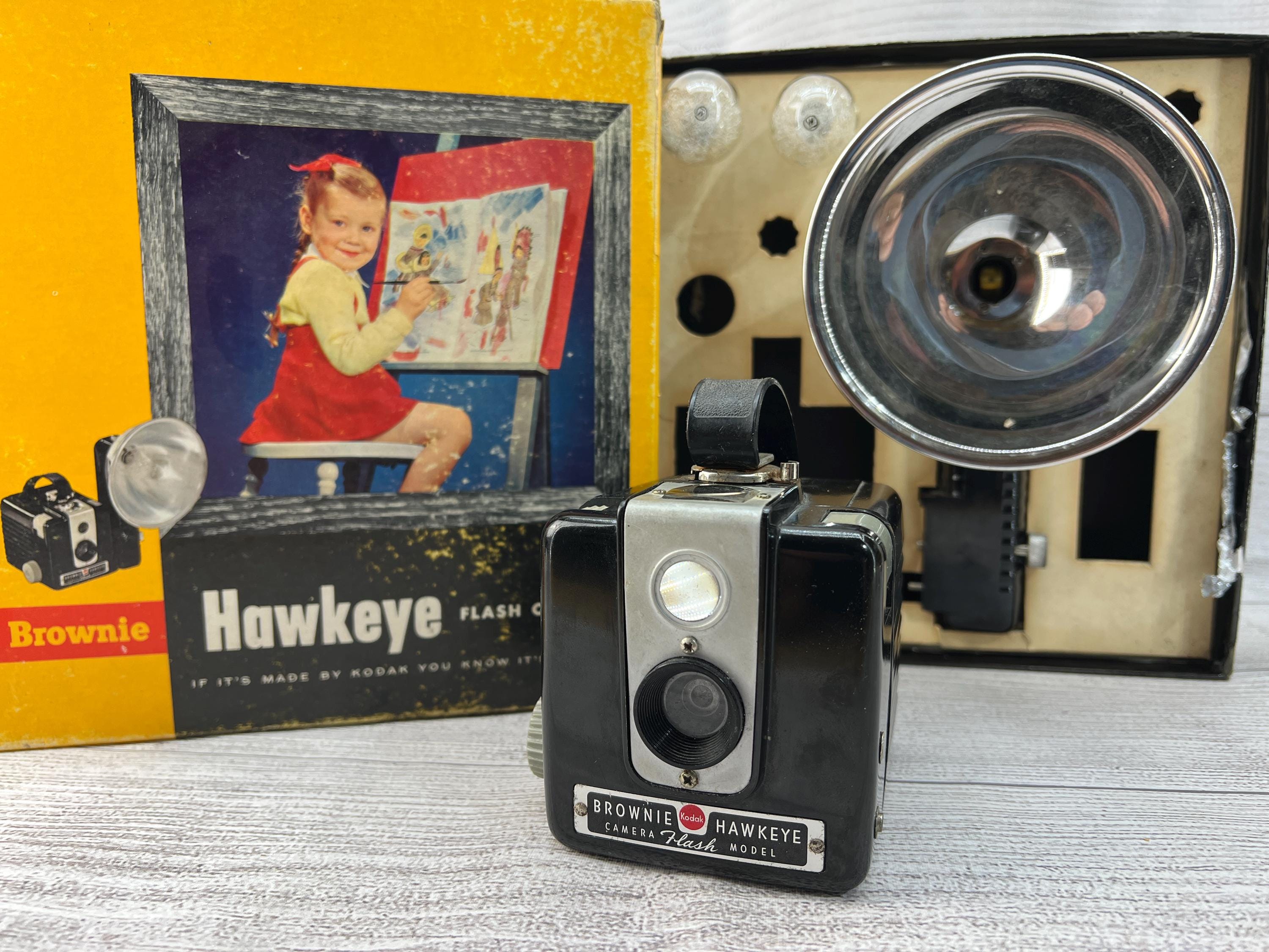 ブラウニー ホークアイ ビンテージ カメラ 1950s Brownie Hawkeye Flash Outfit Kodak Camera With Original Box
