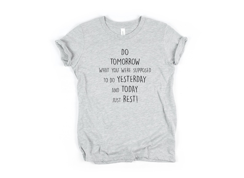 PRESENTIDÉER-T-SHIRT, rolig t-shirt, prokrastinator-t-shirt, roligt talesätt-t-shirt, ta en ledig dag-t-shirt, unisex jersey-t-shirt med kort ärm bild 1