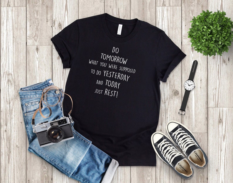 PRESENTIDÉER-T-SHIRT, rolig t-shirt, prokrastinator-t-shirt, roligt talesätt-t-shirt, ta en ledig dag-t-shirt, unisex jersey-t-shirt med kort ärm bild 2