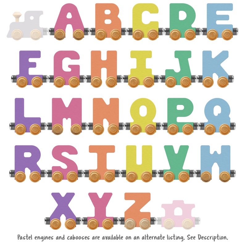 K&ouml;nnte beinhalten: Ein h&ouml;lzernes Spielzeug-Zugsatz mit pastellfarbenen Alphabetbl&ouml;cken. Die Waggons des Zuges sind miteinander verbunden und zeigen die Buchstaben von A bis Z. Die Lokomotive ist wei&szlig; mit einem schwarzen Schornstein und R&auml;dern. Der Schlusswagen ist rosa.