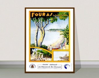 Könnte beinhalten: Ein Vintage-Reiseposter, das für die französische Küstenstadt Fouras wirbt, mit einer farbenfrohen Illustration eines Strandes mit einem Baum im Vordergrund und dem Text "La Presqu'ile Verte ses 3 Plages" und "Société Nationale des Chemins de Fer Français".