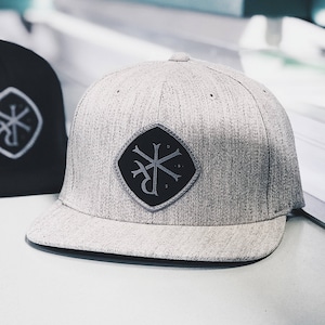 Republak ‘Signet’ flexfit embroidered patch hat