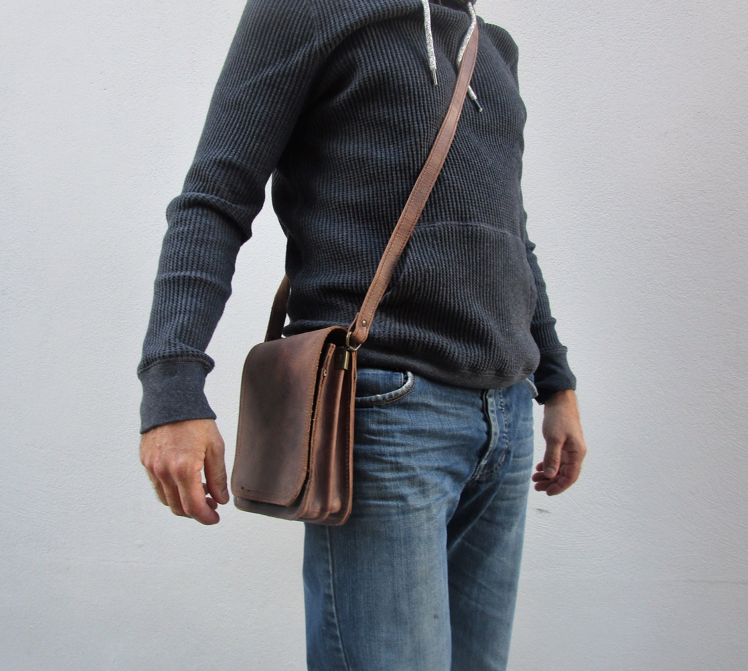 Small satchel outlet for men