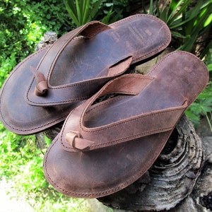 Men&#39;s Handmade Greek Leather Flip Flop Sandals with Cushioned Insoles