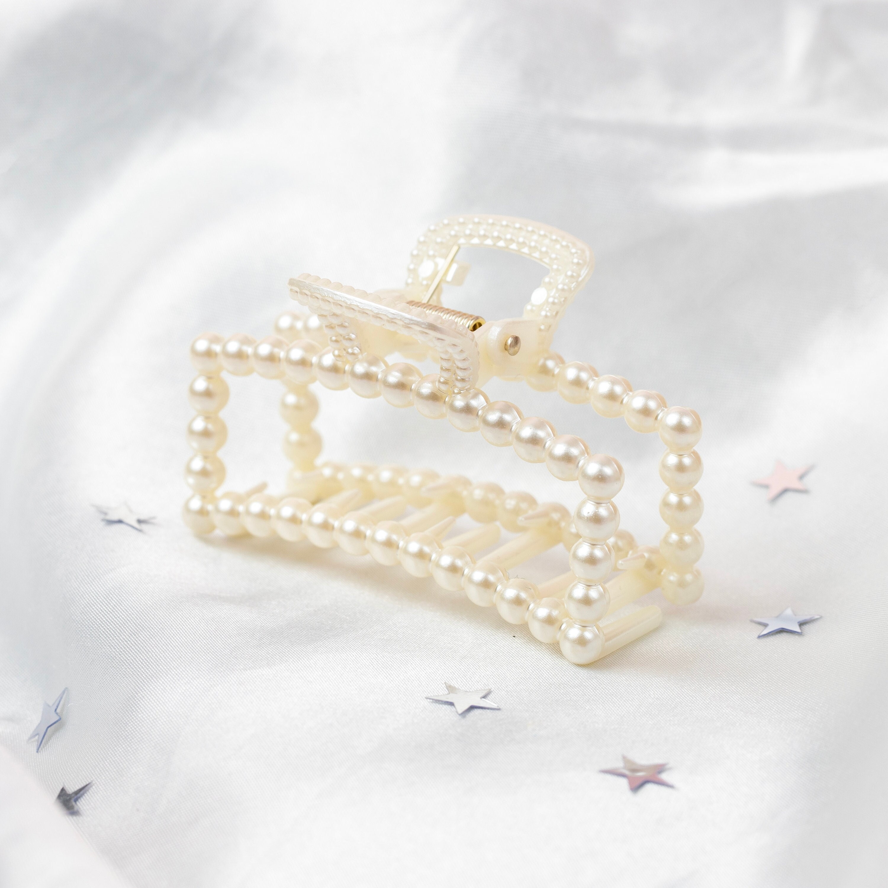  H·Aimee 1pc Large Pearl Hair Claw Clips Set Hair Catch Barrette  Jaw Clamp Fake Pearl Hair Clip Clamp Assorted Sizes and Styles No-Slip Jaw  Clamp Strong Hold Hair Accessories for Women