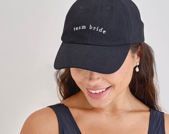 Gorra de fiesta de despedida de soltera de la novia del equipo negro / gorra de béisbol de despedida de soltera perfecta para su tribu de novias