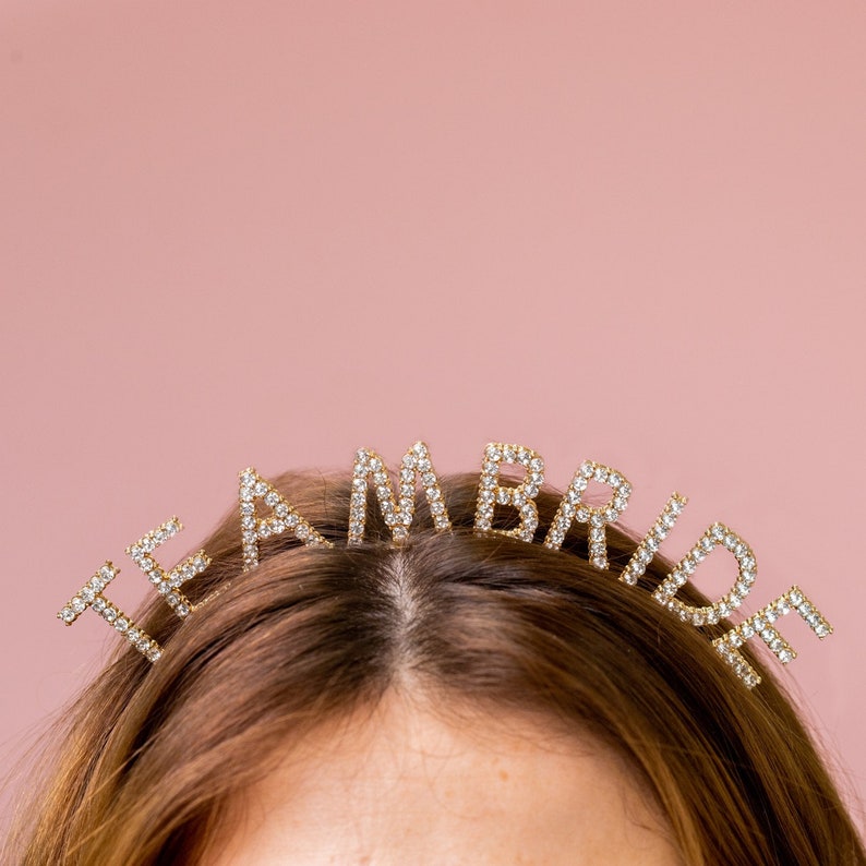 Funkelnde Braut Strass Stirnband: Perfekt für Brautparty oder Junggesellinnenabschied. Holen Sie sich Ihre Hen Party Glam mit unserem Brautstirnband Team Bride