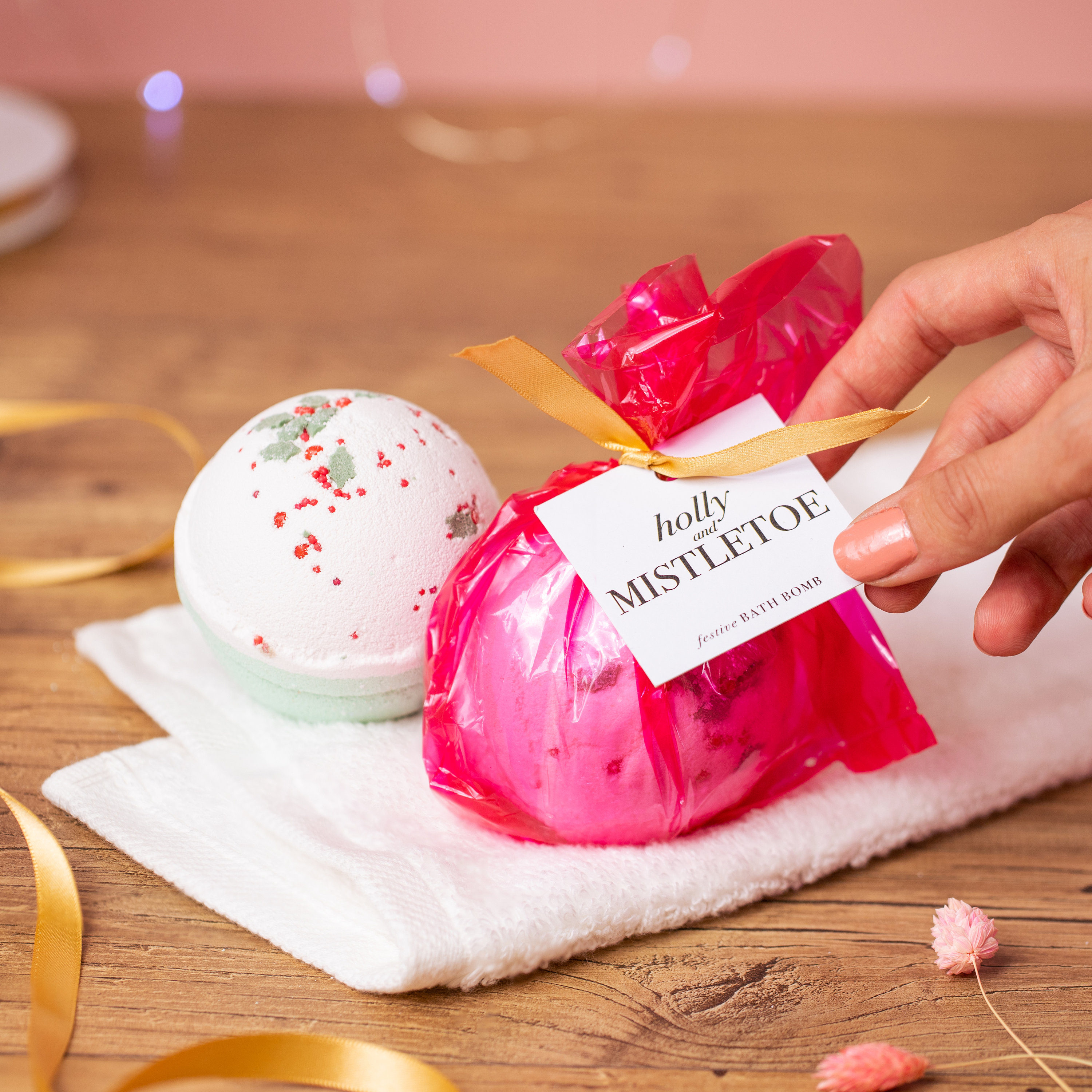 Holiday Scents Bath Bomb Gift Set at MomBomb