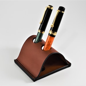 Desk Pen Holder, Pen Holder for Desk, Chestnut Leather 2 Fountain Pen Case, Pen Holder, Fountain Pen Stand, Luxury Bosses Gifts Personalized