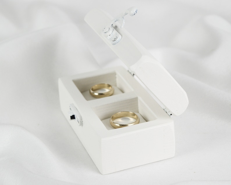 Witte Ring Doos, Gepersonaliseerde Ring Doos, Ring Drager Doos, Witte Bruiloft Ring Doos, Ceremonie Ringendoos afbeelding 7