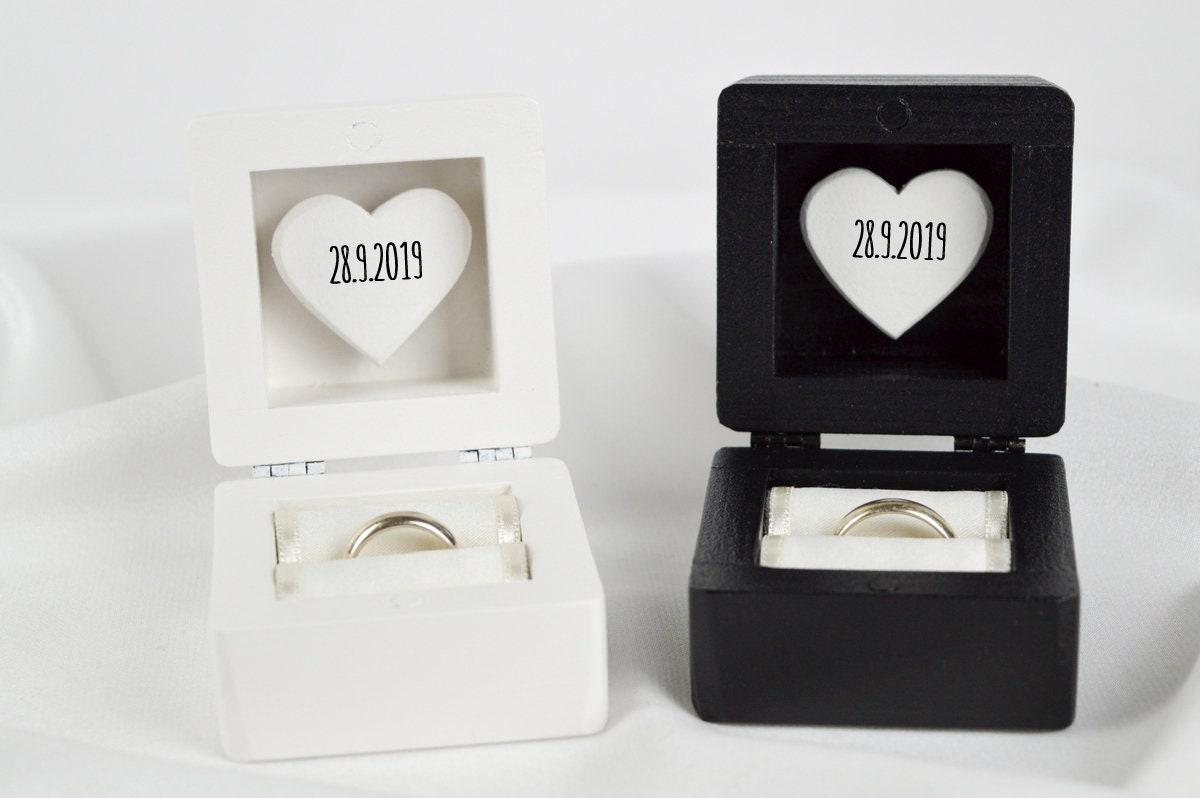 Mr and mrs ring box outlet