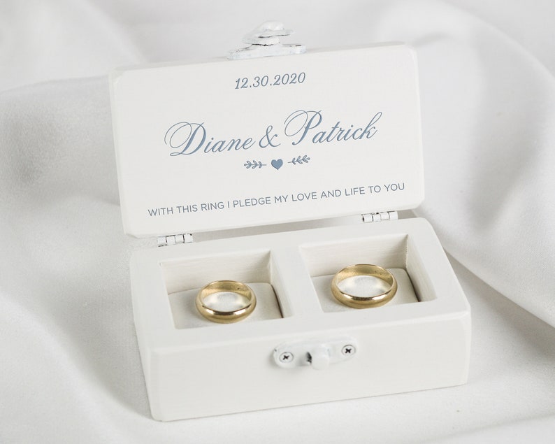 Weiße Ringkästchen, Personalisierte Ring-Kasten, Ringträger-Kästchen, Weiße Ehering-Kästchen, Zeremonie-Ringbox Bild 1