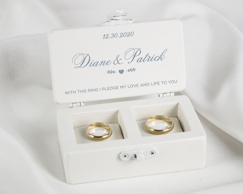 Witte Ring Doos, Gepersonaliseerde Ring Doos, Ring Drager Doos, Witte Bruiloft Ring Doos, Ceremonie Ringendoos afbeelding 1