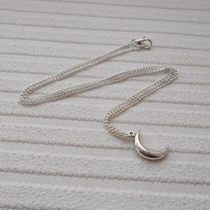 moon necklace silver necklace with charm simple everyday jewellery gift for women minimalist jewellery image 3