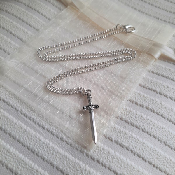 silver dagger necklace, simple dainty silver necklace with charm, everyday jewellery for women