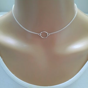 Ring choker necklace - discreet day collar for her - a dainty silver choker with centre ring