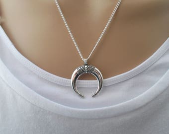 double horn necklace - a simple silver necklace with charm, moon necklace for women, jewellery for layering