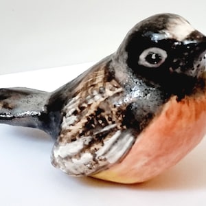 Ceramic bird, Vibrant color figurine, Small home decoration, Table decoration, Gift for birds lover, Ornithologist gift, Friendship gift