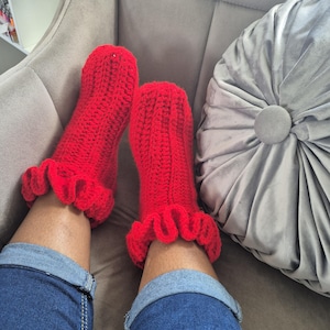 crochet ruffle socks.  one size fits most |holiday gifts| seasonal| Gifts