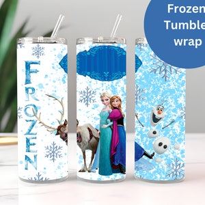 Puede incluir: Dise&ntilde;o de envoltura de vaso de tem&aacute;tica Frozen con Elsa y Anna de la pel&iacute;cula de Disney Frozen, Olaf el mu&ntilde;eco de nieve y un reno. El dise&ntilde;o incluye copos de nieve y una combinaci&oacute;n de colores azul y blanco.