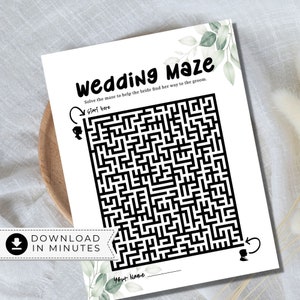 Puede incluir: Un juego de laberinto de boda imprimible con un diseño de laberinto en blanco y negro. El texto "wedding maze" está en la parte superior de la página. El texto "Solve the maze to help the bride find her way to the groom." está debajo del título. El texto "Start Here" está al lado de un pequeño icono de novia en la parte superior del laberinto. El texto "Your Name" está en la parte inferior de la página.