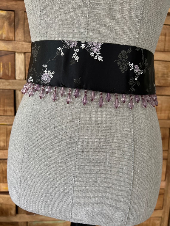 Gorgeous vintage black satiny floral wide belt/sas