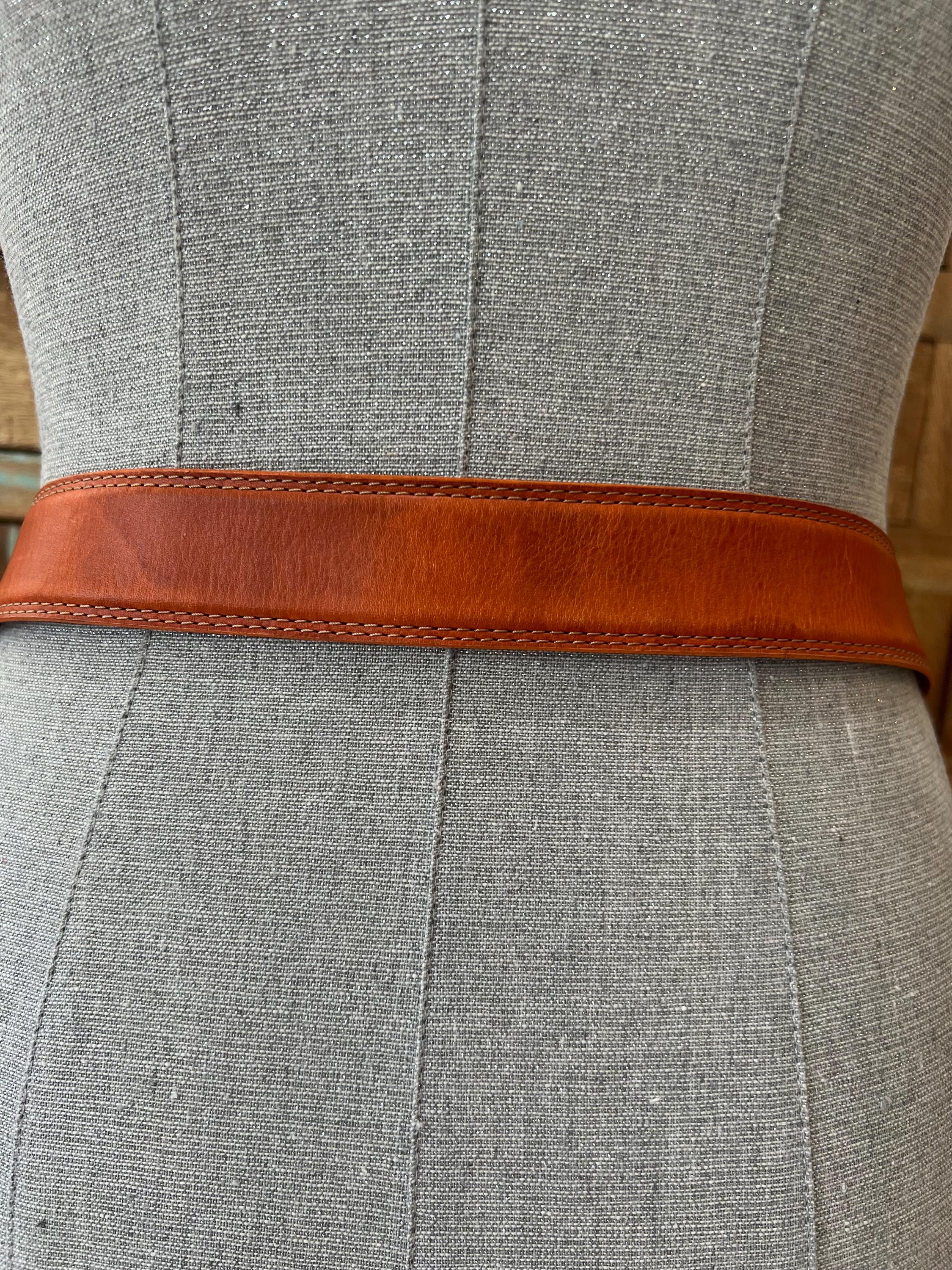 ? Linea Pelle leather western belt S Vtg.LINEA PELLE Handmade Leather Belt Native American Design  main image 3
