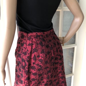 Vintage Ann Taylor silk red/Black and brighter floral mini skirt image 2