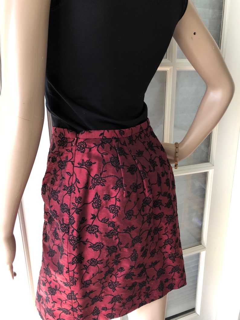 Vintage Ann Taylor silk red/Black and brighter floral mini skirt image 2