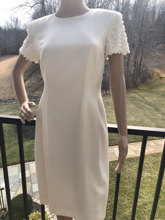 Vintage 90s gorgeous Donna Morgan Ivory with Pearl