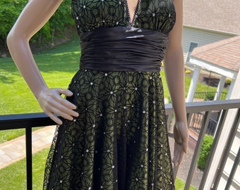Vintage 90s Adrianna Papell Emerald Green Lace Rhinestone Dress, Size 8 Petite