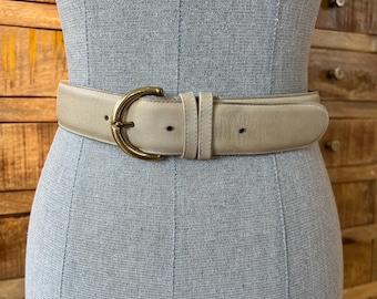 Ceinture Coach vintage en cuir de vachette tanné avec des gants en os avec boucle en laiton