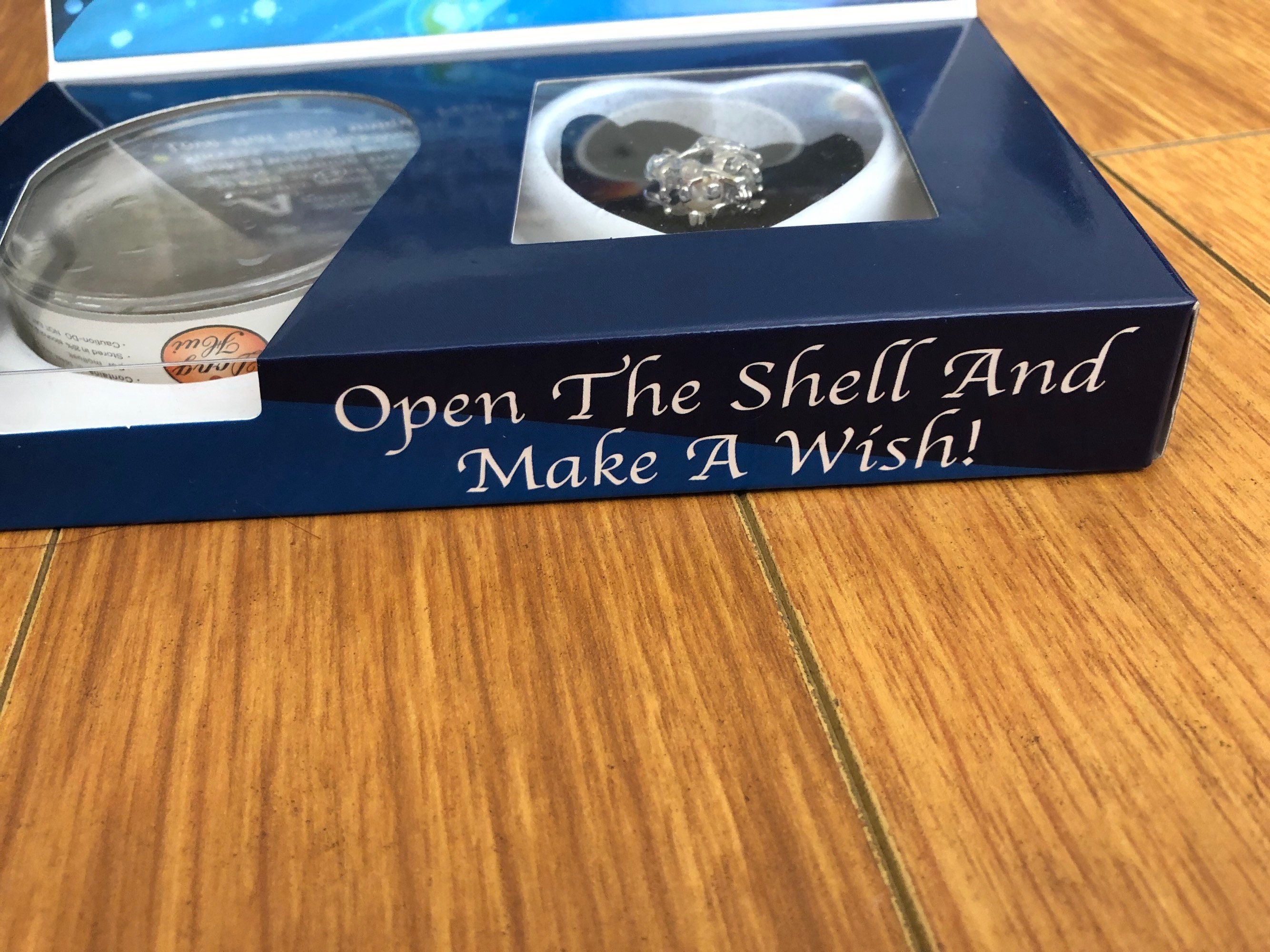 Oyster pearl zodiac necklace Clearance