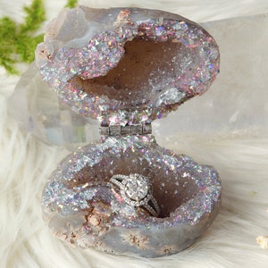 Iridescent Glitter Geode Ring Box - Ethereal Proposal Keepsake with Celestial Sparkle