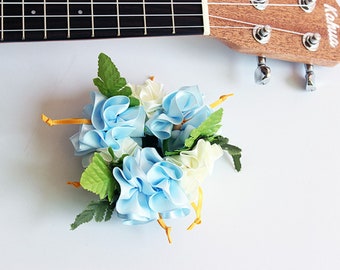 Ukulele lei / blauwe hibiscus - Ukulele geschenken - Lint leis - Hawaiian ambachten - Cadeau voor Ukulele Player - Ukulele Decor - Uke - Ukulele Lover