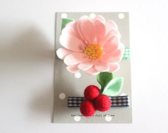 Daisy Felt Flower Hair Clip with Gingham check Ribbon / Set of daisy and berry hair clip