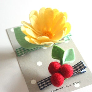 Daisy Felt Flower Hair Clip with Gingham check Ribbon / Set of daisy and berry hair clip image 3