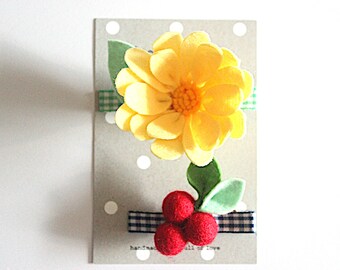 Daisy Felt Flower Hair Clip with Gingham check Ribbon / Set of daisy and berry hair clip