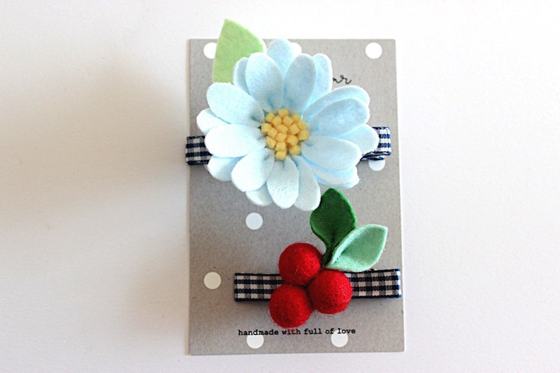 Daisy Felt Flower Hair Clip with Gingham check Ribbon / Set of daisy and berry hair clip image 1