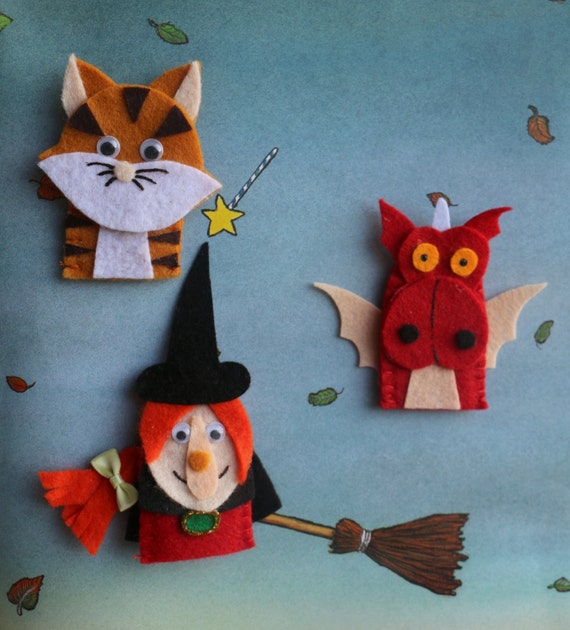 room on the broom cat toy