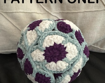 Patrón de bola de rompecabezas de flores de ganchillo