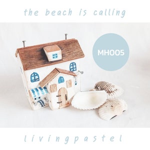 Little wooden beach cottage, Beach Diorama, Mini Wooden house, Driftwood Cottage, Coastal home decor, Rustic home decor, New Home Gift