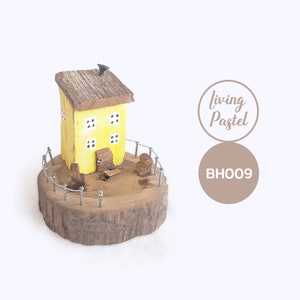Little Driftwood shelf ornament, driftwood Cottage, coastal home decor, rustic home decor, Small wood house for mini wooden village