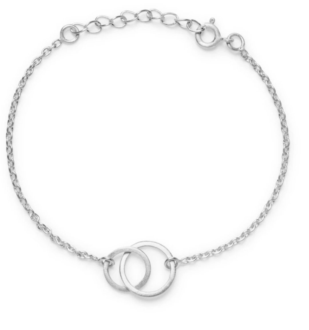Kavita Interlocking Circle Sterling Silver Bracelet Two Entwined
