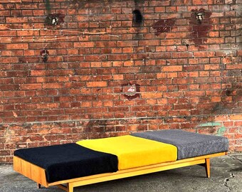 High end restored daybed guest bed daybed lounger by TON 1974, elegant mid-century design