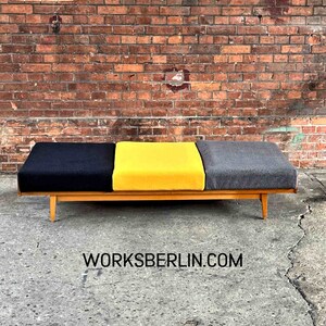 High End restauriertes Tagesbett Tagesliege Gästebett Daybed Liege von TON 1974, elegantes Mid-Century Design Bild 9