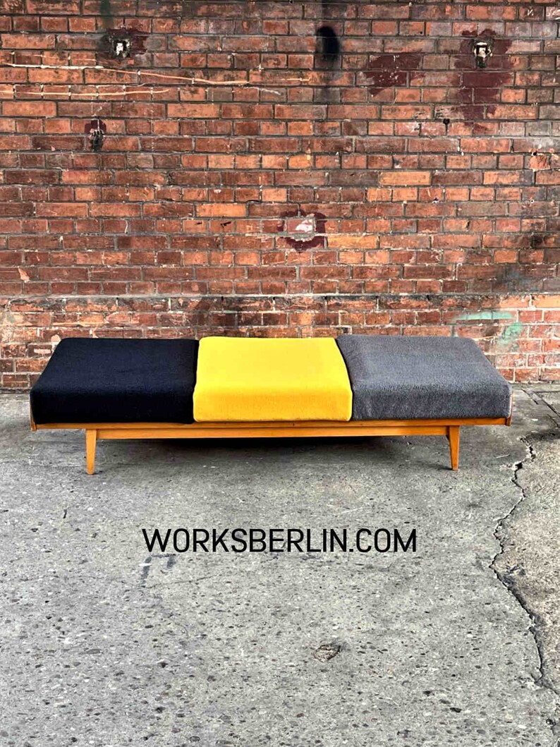 High End restauriertes Tagesbett Tagesliege Gästebett Daybed Liege von TON 1974, elegantes Mid-Century Design Bild 9