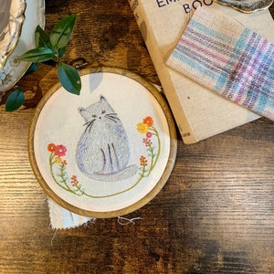 Summer Cute Cat embroidery Kit with Printed Fabric. Perfect for Beginners, Cat Embroidery kit for Teens, Adults and Children DIY kit