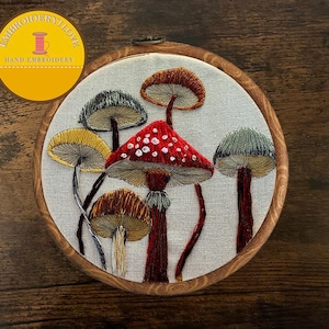 Stof met borduursel: katoenmix, past op een borduurring van 6 inch. Modern paddenstoelborduurpatroon